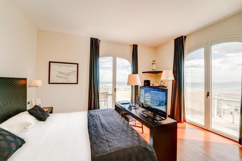 Terrazza Marconi Hotel&Spamarine セニガッリア エクステリア 写真